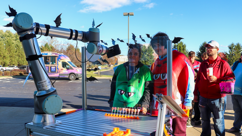 TMA-original candy distribution robot