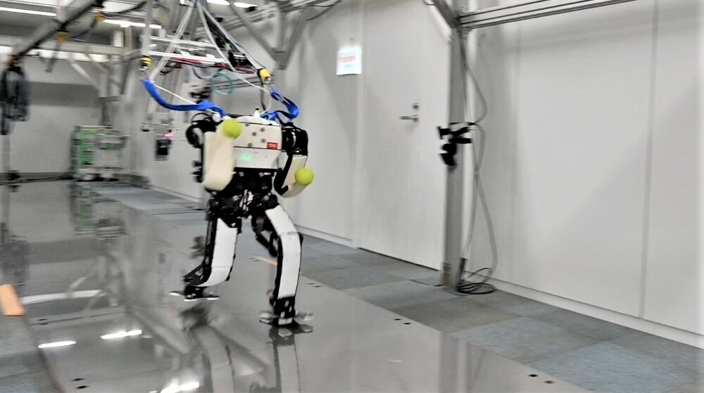 Humanoid Robot FRED, running faster than any other robot in the world