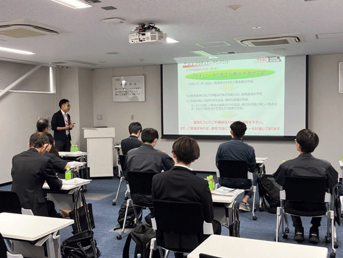 新入社員や中途社員へのセミナー開催の様子
